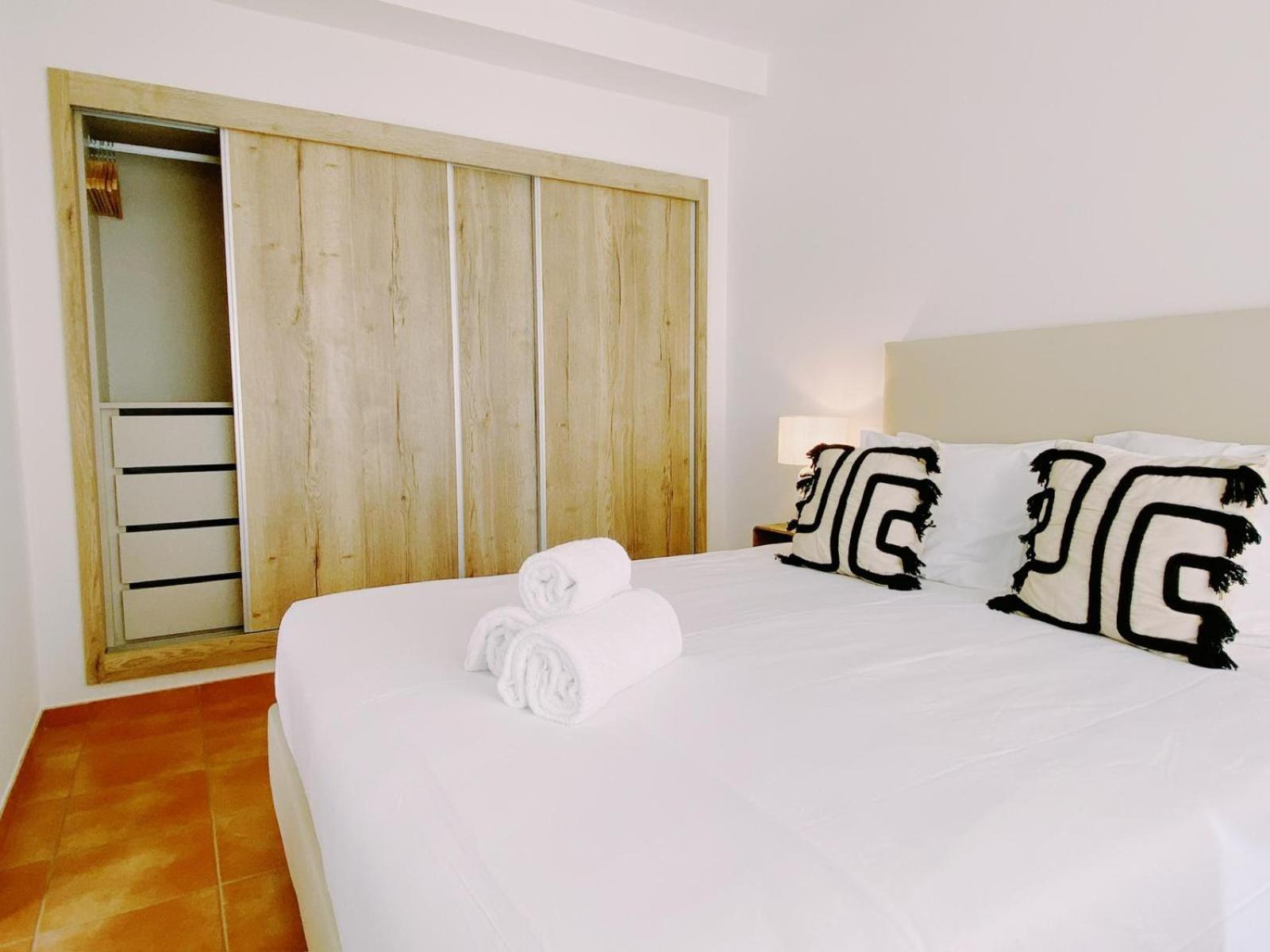 Beach Apartment Gabriela With Pool Porches  Ngoại thất bức ảnh